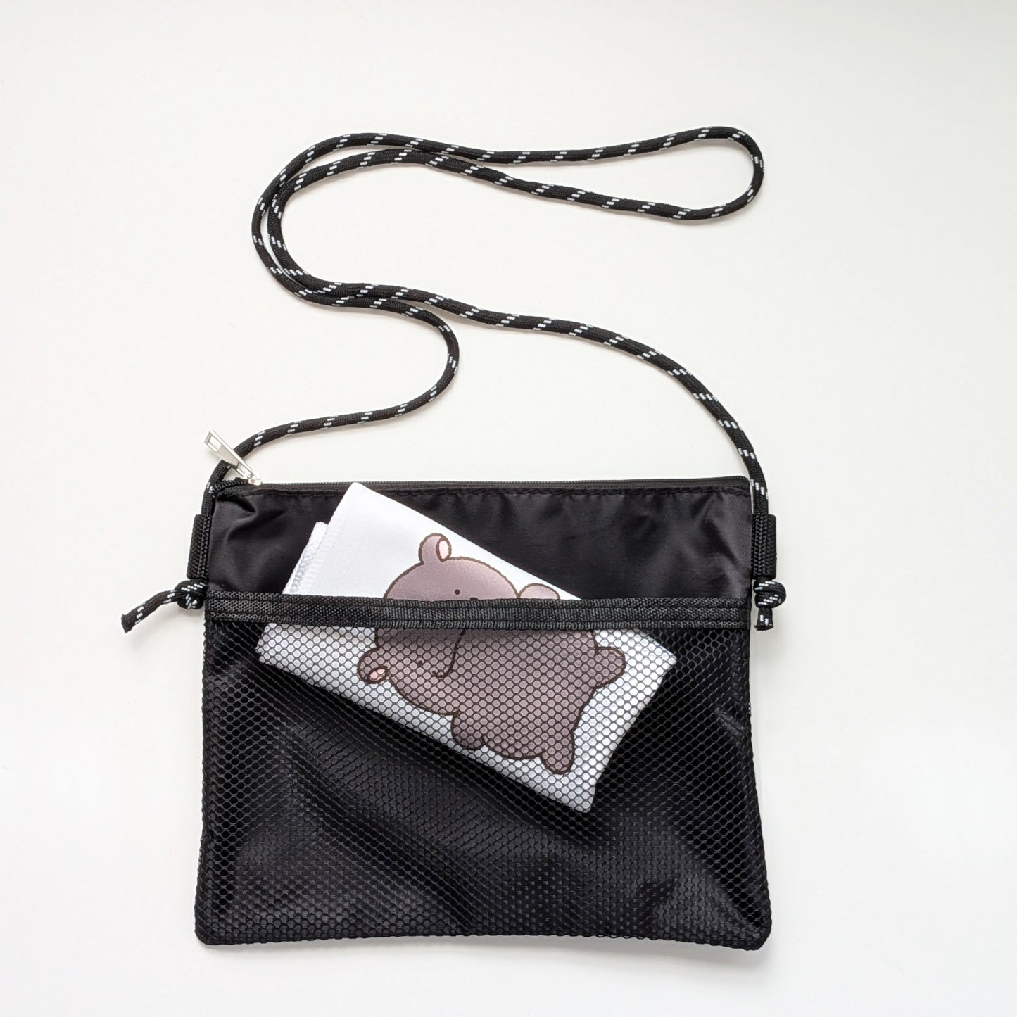 1BH ベルーガのまろみとナカマたち ハンカチ