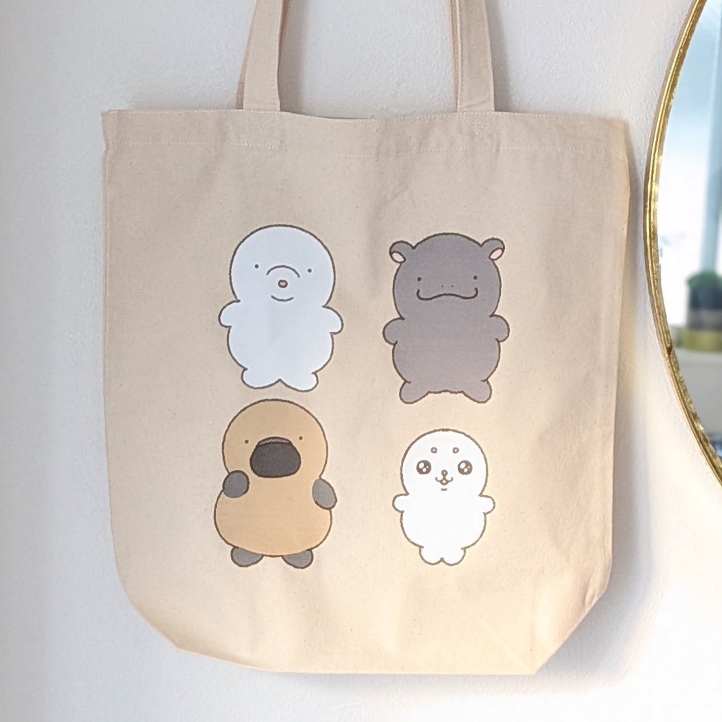 1BT ベルーガのまろみとナカマたち トートバッグ