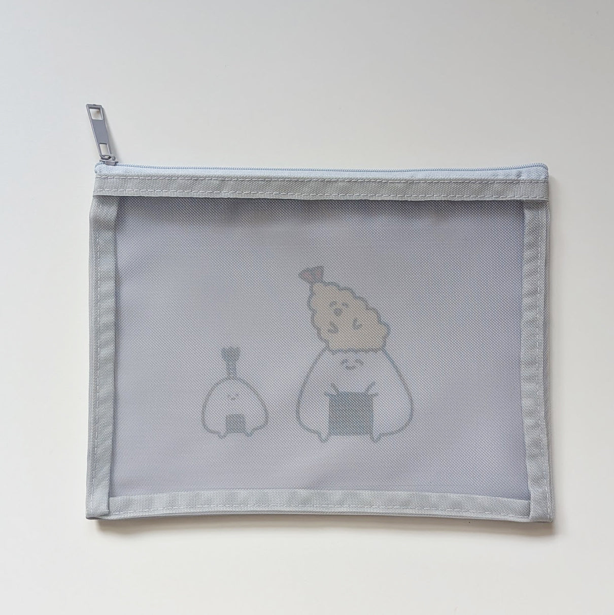 2OM おにぎりのデリケートゾーン　メッシュフラットポーチ