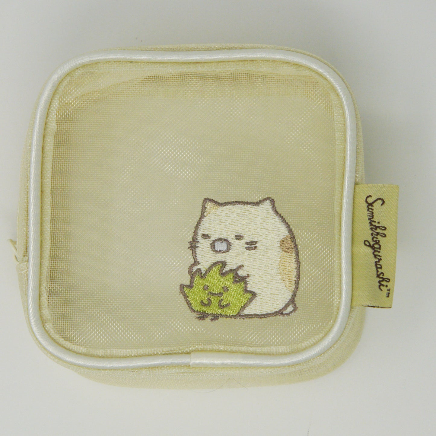 MAS-010 すみっコぐらし刺繍メッシュスクエアポーチ(ねこ)
